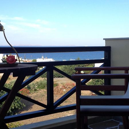 Theodorou Hotel Azolimnos Buitenkant foto