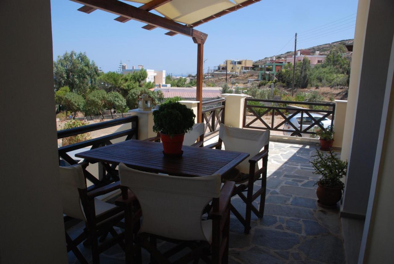 Theodorou Hotel Azolimnos Buitenkant foto