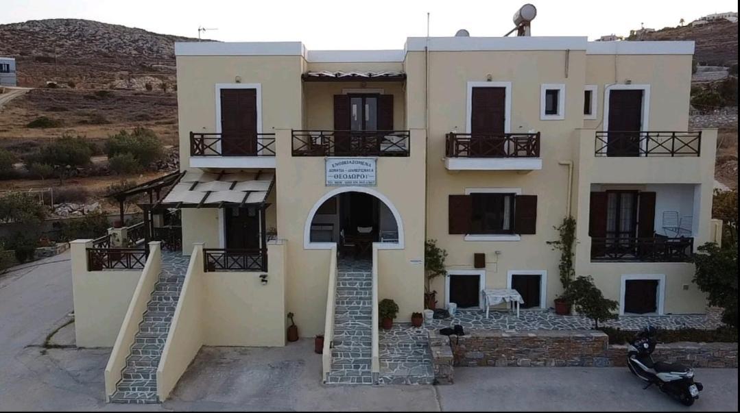 Theodorou Hotel Azolimnos Buitenkant foto