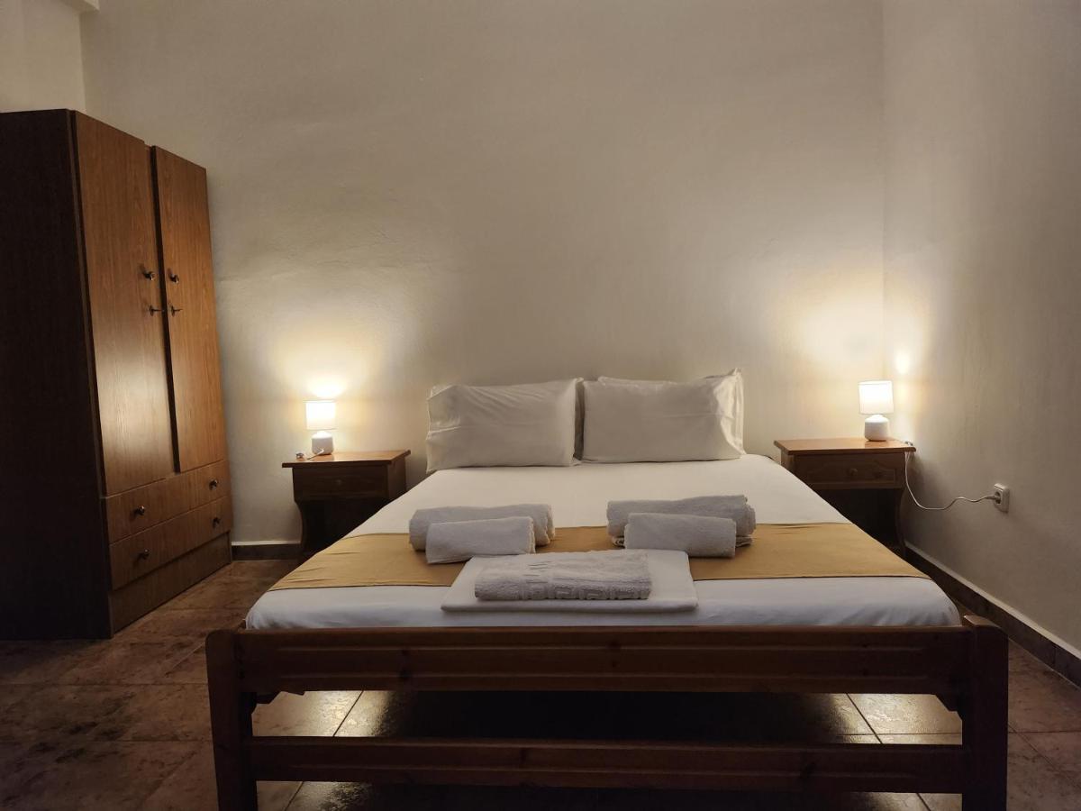 Theodorou Hotel Azolimnos Buitenkant foto