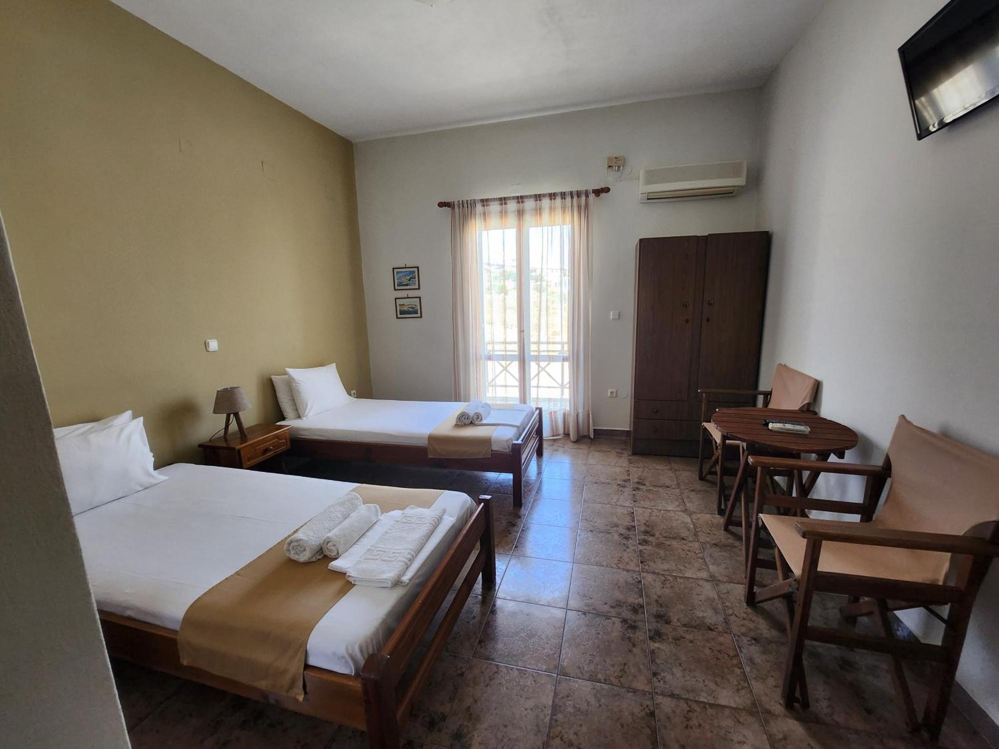 Theodorou Hotel Azolimnos Buitenkant foto