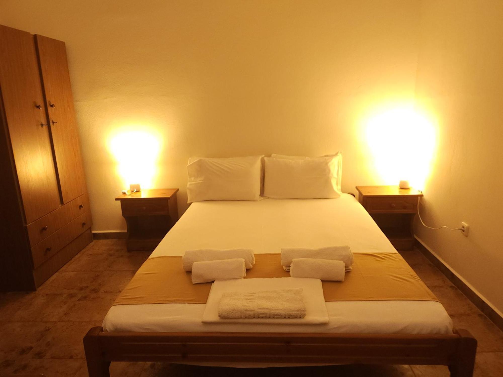 Theodorou Hotel Azolimnos Buitenkant foto