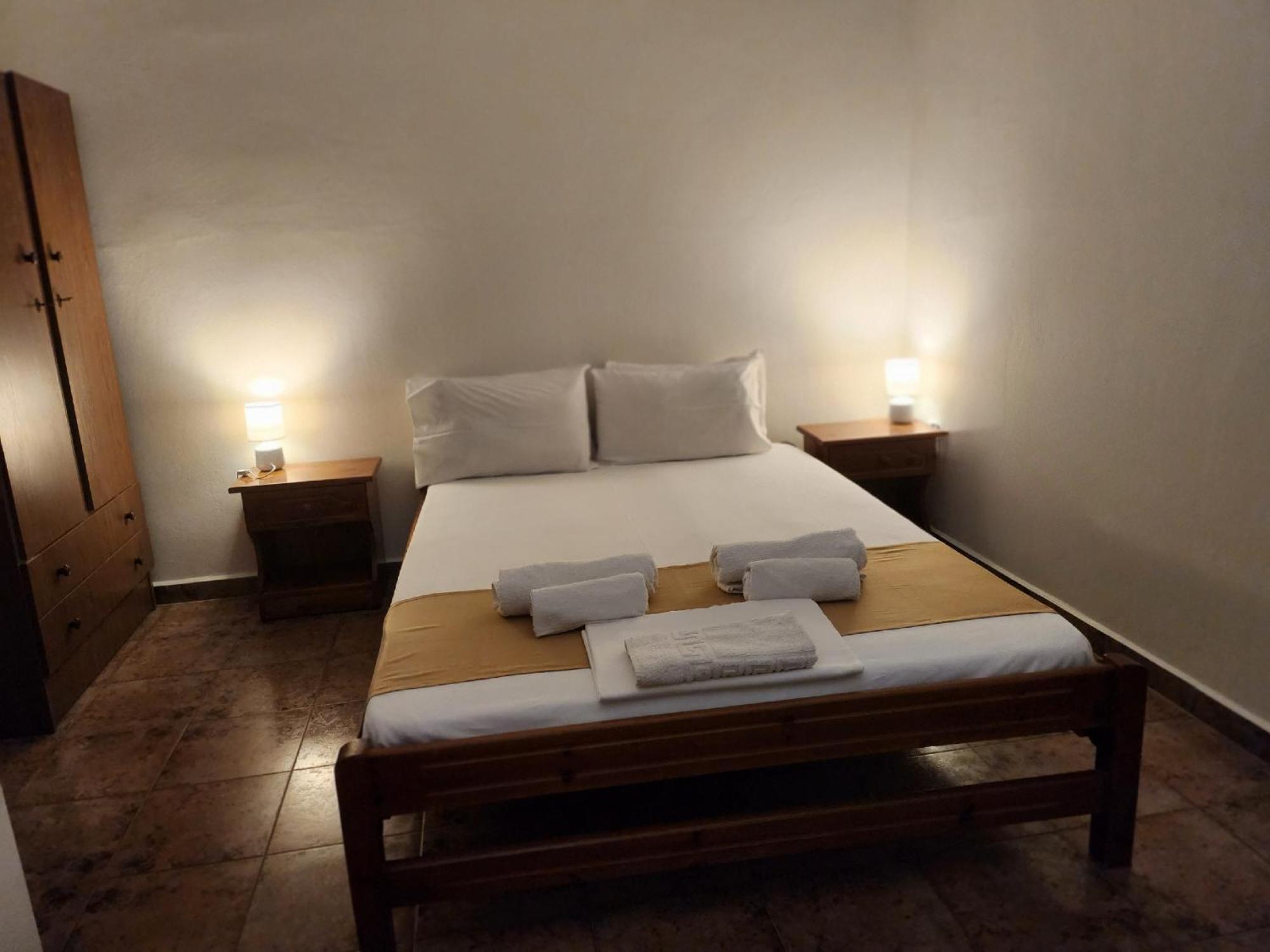 Theodorou Hotel Azolimnos Buitenkant foto