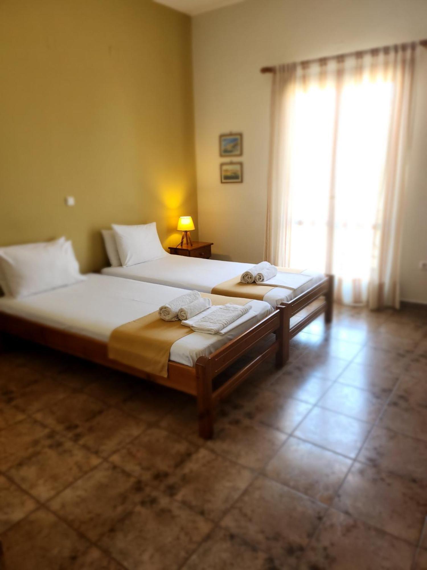 Theodorou Hotel Azolimnos Kamer foto